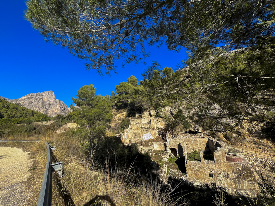Restos antiguo molino de Bolulla